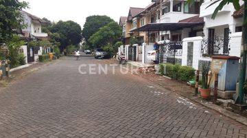 Rumah Strategis Perumahan Raffles Hills Cibubur Transyogi | Rumah123