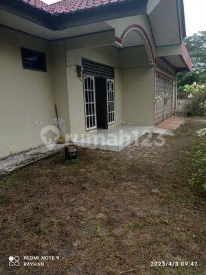 Rumah 3 Kamar Tidur Halaman Luas Lingkungan Asri Di Perum Pasir Putih, Pekanbaru