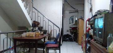 Ruko murah di MT Haryono siap pakai, 3 lantai dengan 6 kamar tidur
