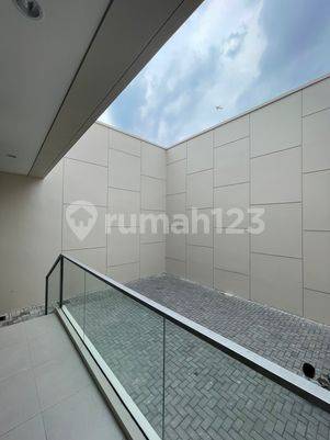 Rumah PIK 2 Manhattan Brandnew Lanjut Cicilan (8x25m)