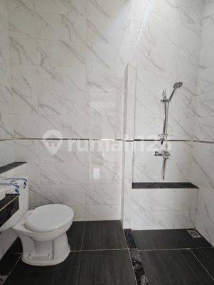 Jual Rumah Baru Royal Grande di Setraduta Bandung siap huni 