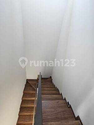 Jual Rumah Baru Royal Grande di Setraduta Bandung siap huni 