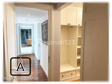 Kemang Village Infinity 160 Sqm Pet Allowed Suite