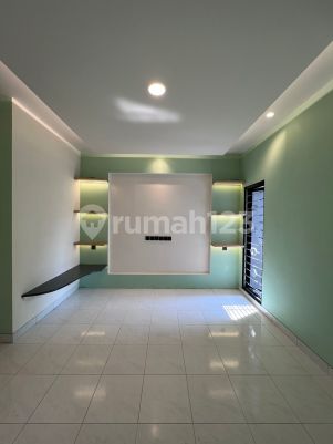 Rumah Baru Renov Siap Huni di Lokasi Aman Dan Tenang di Permata Buana Jalan Bira