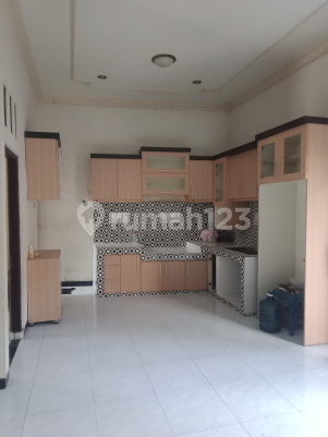 RUMAH 1 LANTAI SIAP HUNI DEKAT AREA PERKANTORAN