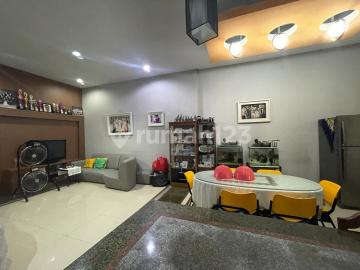 Chandra Rumah Bagus Uk 9.8x20m di Jelambar