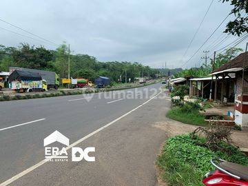 Gudang Di Pinggir Jalan Raya Di Jrakah Payung Subah Batang
