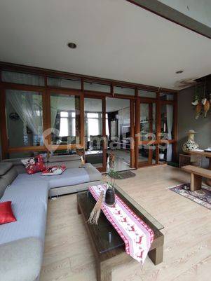 Rumah Lux di Setra Duta Bandung