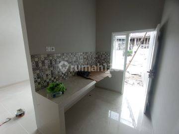 Rumah dijual cluster dekat UNS di Mojosongo Jebres Surakarta