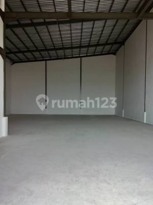Gudang Baru Gress Siap Huni, Dekat Tol dan Bandara