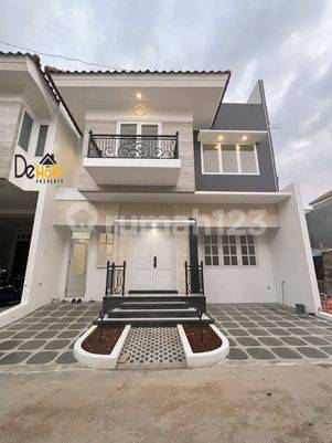 Rumah Modern Minimalis Siap Huni di Jagakarsa