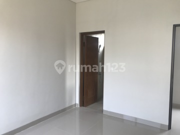 Disewakan Rumah Martadinata Residence 3+1