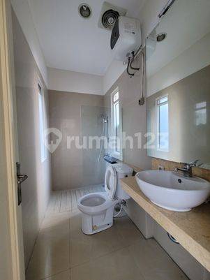 RUMAH CANDI GOLF MEWAH 2 LANTAI DI KAWASAN ELIT CANDI GOLF