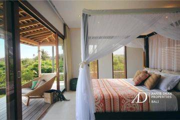 FREEHOLD OCEAN VIEW VILLA WITH A PRIVATE GYM IN TABANAN