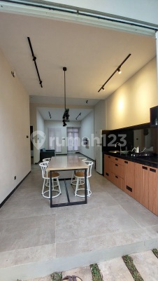 Jogjakarta rumah modern minimalis dalam cluster elit 15 menit ke UGM,10 menit ke Alazhar