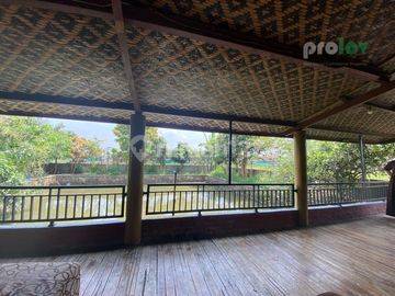 Rumah Luas Terawat di Solokan Jeruk Bandung