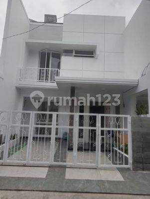 Rumah Komplek Pondok Kelapa Shm Bebas Banjir