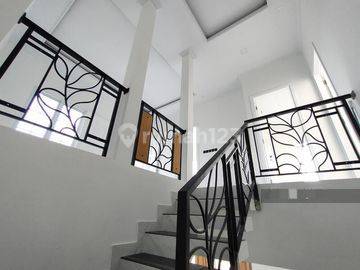 Rumah Hook Siap Huni Dalam Komplek Bebas Banjir