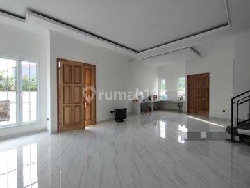 Rumah Hook Siap Huni Dalam Komplek Bebas Banjir
