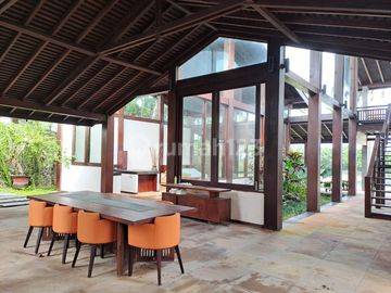 PRIVATE VILLA DENGAN VIEW PERSAWAHAN DI DEKAT TANAH LOT