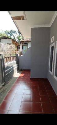 Disewakan rumah cocok untuk mahasiswa dalam gang di Jatinangor