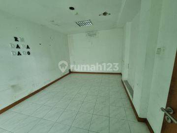 Rumah + Gudang Lokasi Strategis Mainroad di Dago