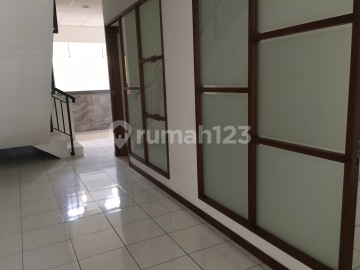 Harga 5,5 Milyar, Ruko Siap Pakai Bagus, 3 Lantai Di Bona Indah Bisnis Center, Lebak Bulus, Jakarta Selatan