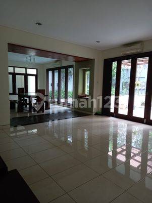 Rumah besar patra kuningan istimewa