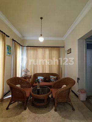 Cepat Murah Rumah 2 lantai Regency 21 dekat Merr 4 Kamar 