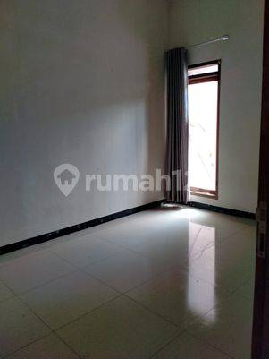 Rumah minimalis  di Adipura Gedebage