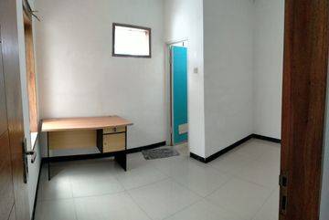 Rumah minimalis  di Adipura Gedebage