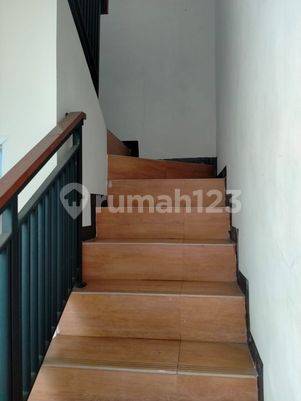 Rumah minimalis  di Adipura Gedebage