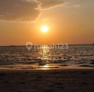 Tanah Pinggir Pantai Batu Layar Dekat Senggigi 