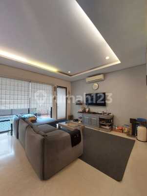 Townhouse exclusive 3 lantai di Cilandak,Jakarta Selatan