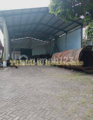Gudang ada workshop dan kantor NOL jalan dekat ke Pusat kota