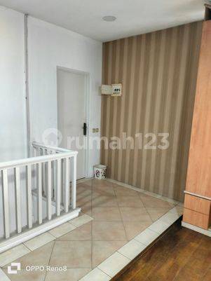 Townhouse Taman Paris 2 Lantai Furnished Di Lippo Karawaci Tangerang