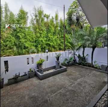RUMAH MEWAH DALAM KOMPLEK AREA BINTARO 