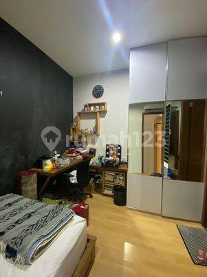 Rumah Mewah Discovery Eola Bintaro Jaya Semi Furnish 8478 Pj