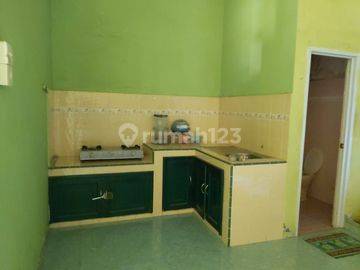 Rumah strategis