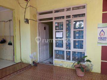 Rumah strategis