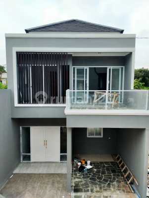 Rumah Exclusive 2 Lantai Bebas Banjir Dekat Exit Tol Cibubur
