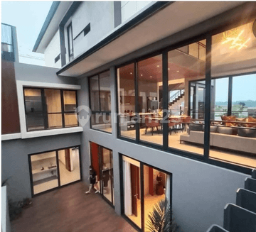 RUMAH SULTAN MEWAH INCLUDE LIFT NAVA PARK CLUSTER LYNDON