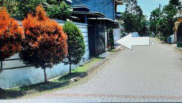 Rumah Cantik tingkat Taman Dhika