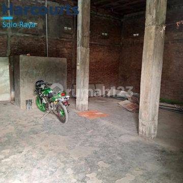 Gudang strategis dkat solo baru area pergudangan 