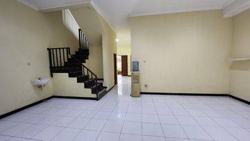 Rumah 2 Lantai Bagus di Mekar Wangi, Bandung