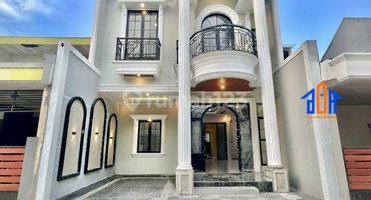 Rumah 3 Lantai Mewah Siap Huni di Pancoran Mas