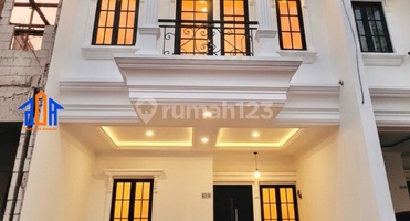 Rumah 3 Lantai Siap Huni di Beji Depok Dalam Komplek Asri