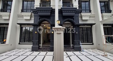 Rumah Mewah Dalam Cluster