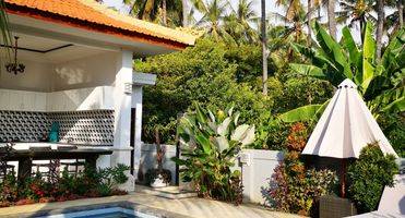 For Sale Beautiful 3 Br Villa In The Aspal Road And Just Walking Distance To The Beach