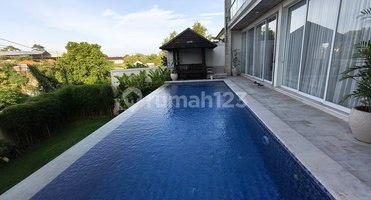 Villa Modern High Ceiling Dekat Pantai Pandawa dan Pantai Melasti